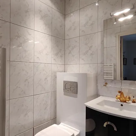 Avenue Victor Hugo - 16 - 4160 *