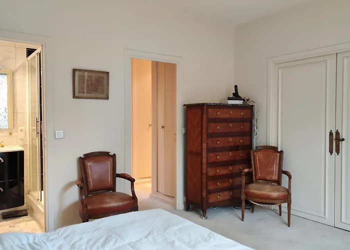 Avenue Victor Hugo - 16 - 4160