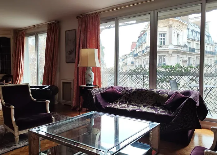 Avenue Victor Hugo - 16 - 4160